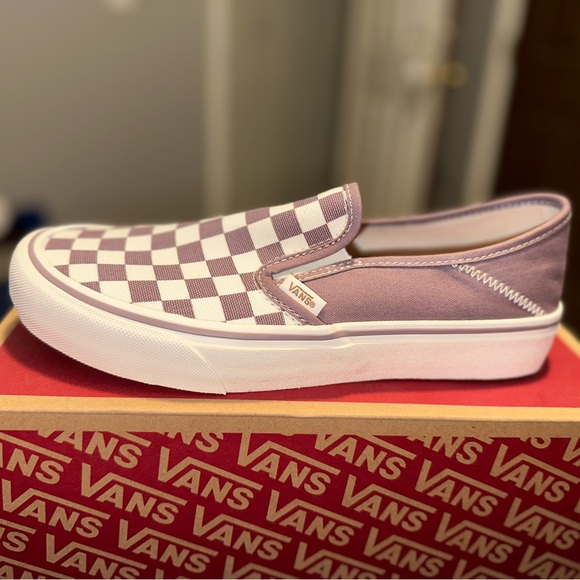 Vans in the color Pure Purple, size 7.5 in men and 9.0 in women - Picture 2 of 3